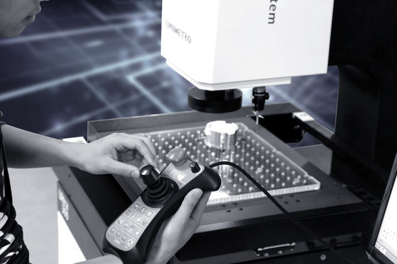 Automated Vision Measuring System with Movable Color LED Ring Light, Linear Slide Rail, and HD Camera